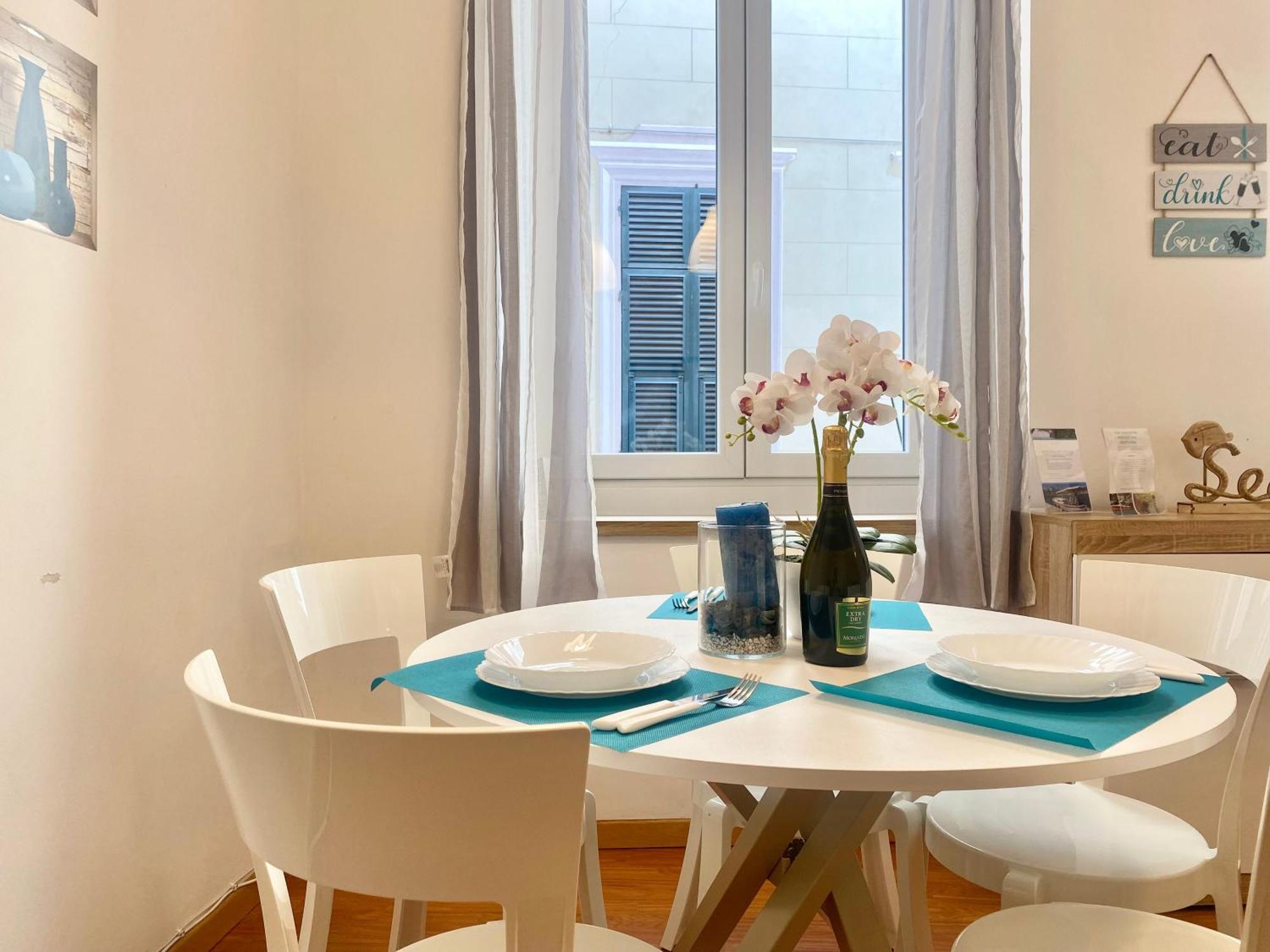 Mazzini 12 Very Central Apartment With Private Garage, Air Conditioning, Wifi, Just 50 Meters From The Beach Rapallo Exterior foto
