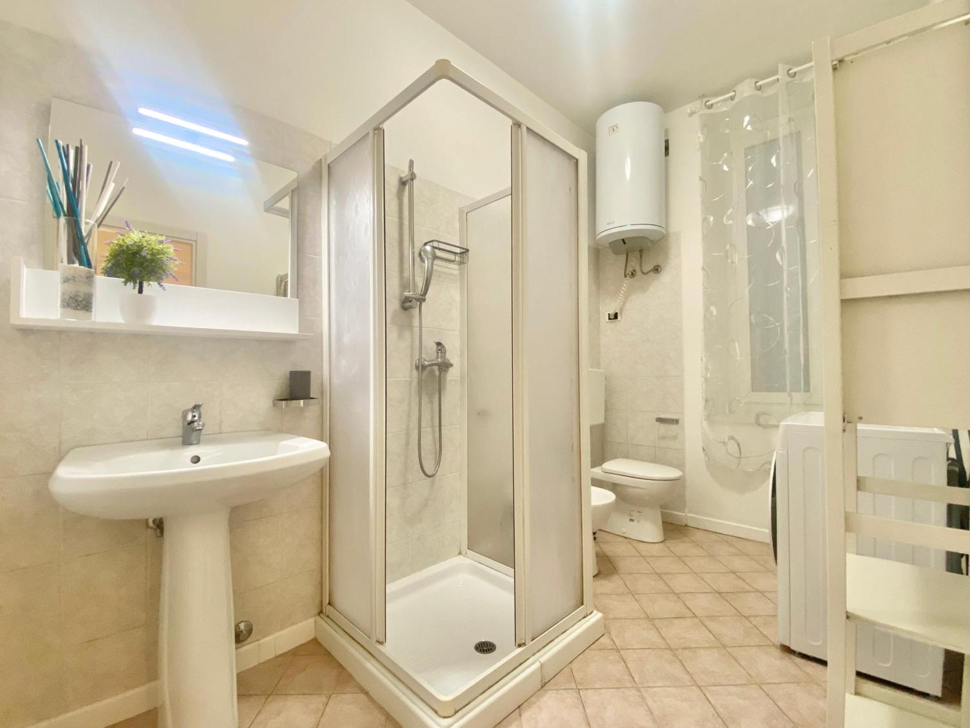 Mazzini 12 Very Central Apartment With Private Garage, Air Conditioning, Wifi, Just 50 Meters From The Beach Rapallo Exterior foto
