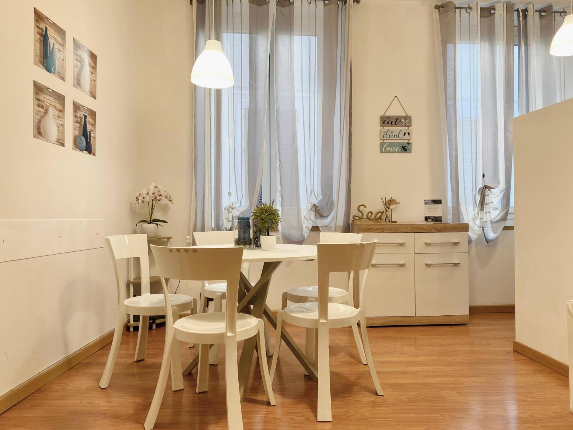 Mazzini 12 Very Central Apartment With Private Garage, Air Conditioning, Wifi, Just 50 Meters From The Beach Rapallo Exterior foto